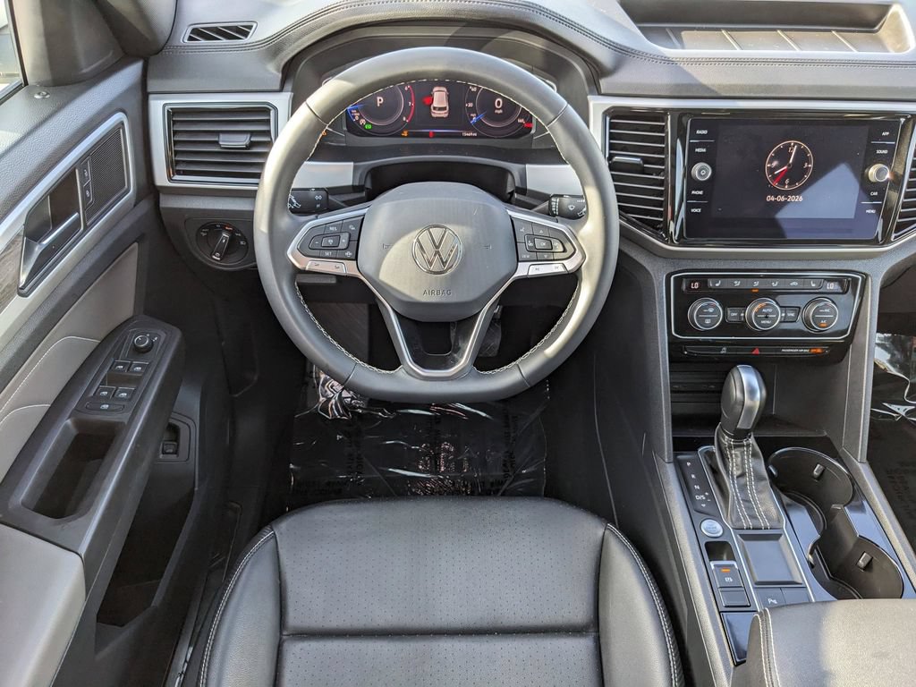 Certified 2023 Volkswagen Atlas Cross Sport SE w/ Panoramic Sunroof Package FWD image 13