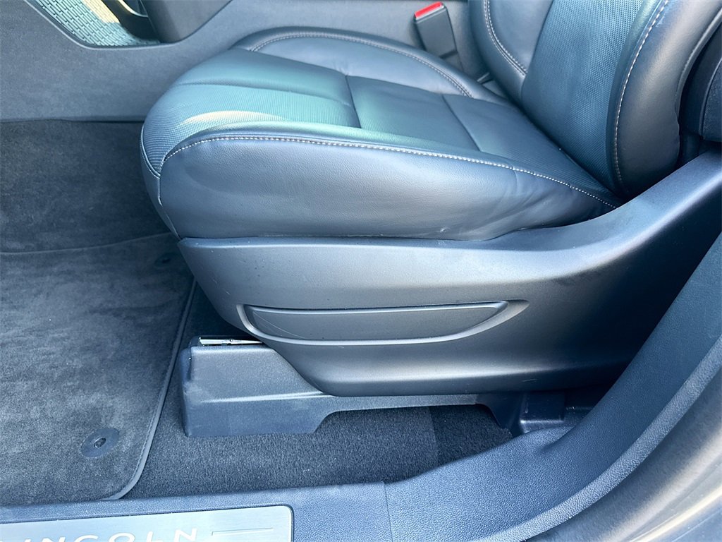 Used 2025 Lincoln Aviator Reserve w/ Illumination Package image 9