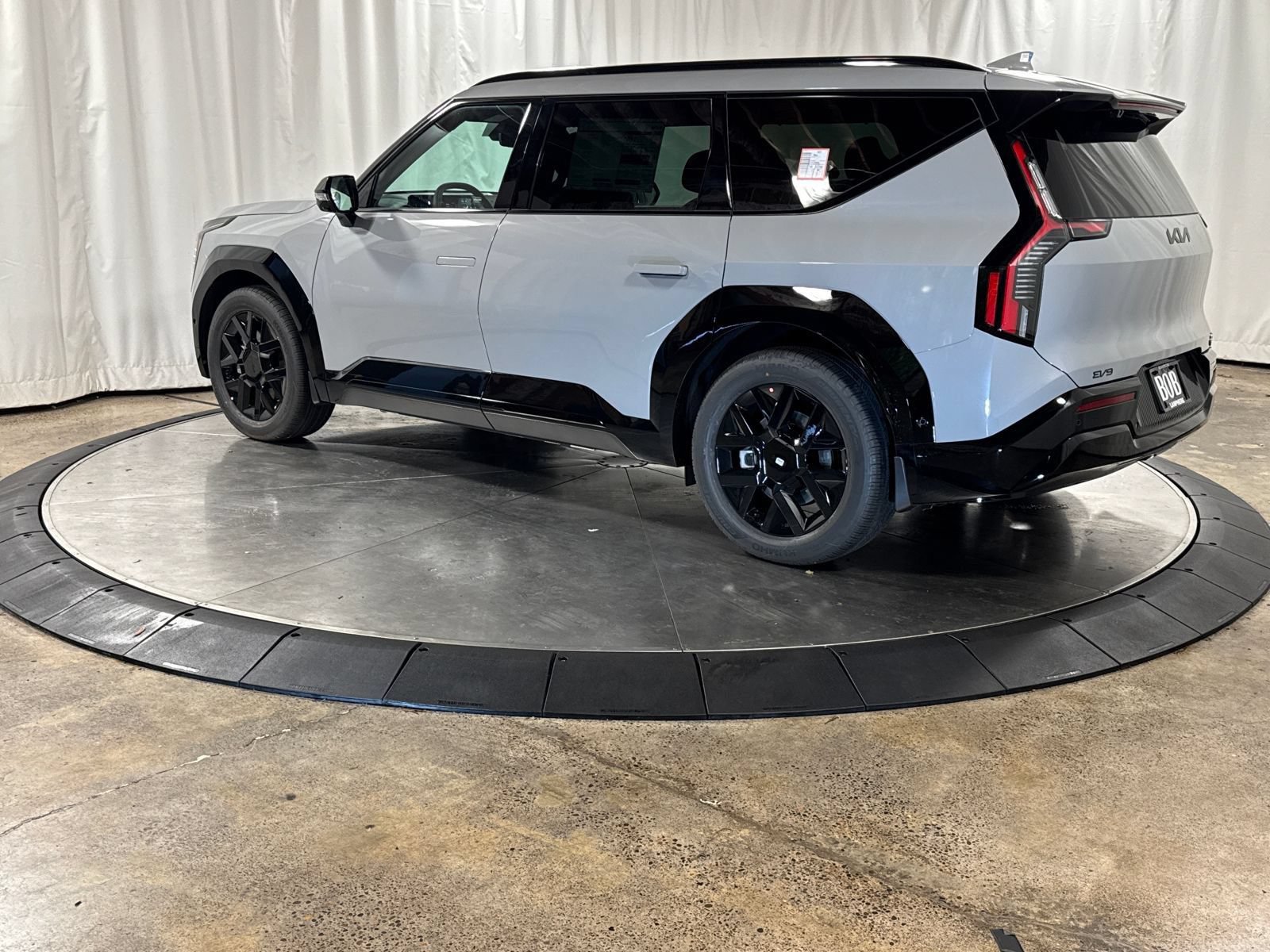 New 2026 Kia EV9 Land w/ Nightfall Edition Package AWD/4WD image 7