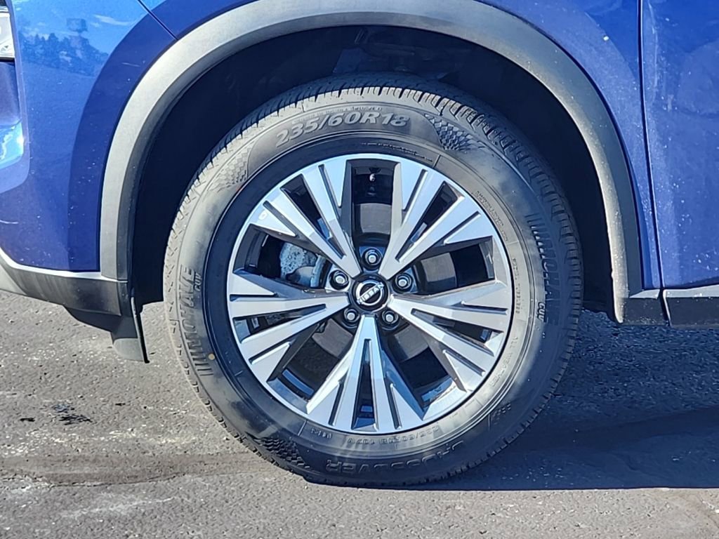 Used 2023 Nissan Rogue SV image 12