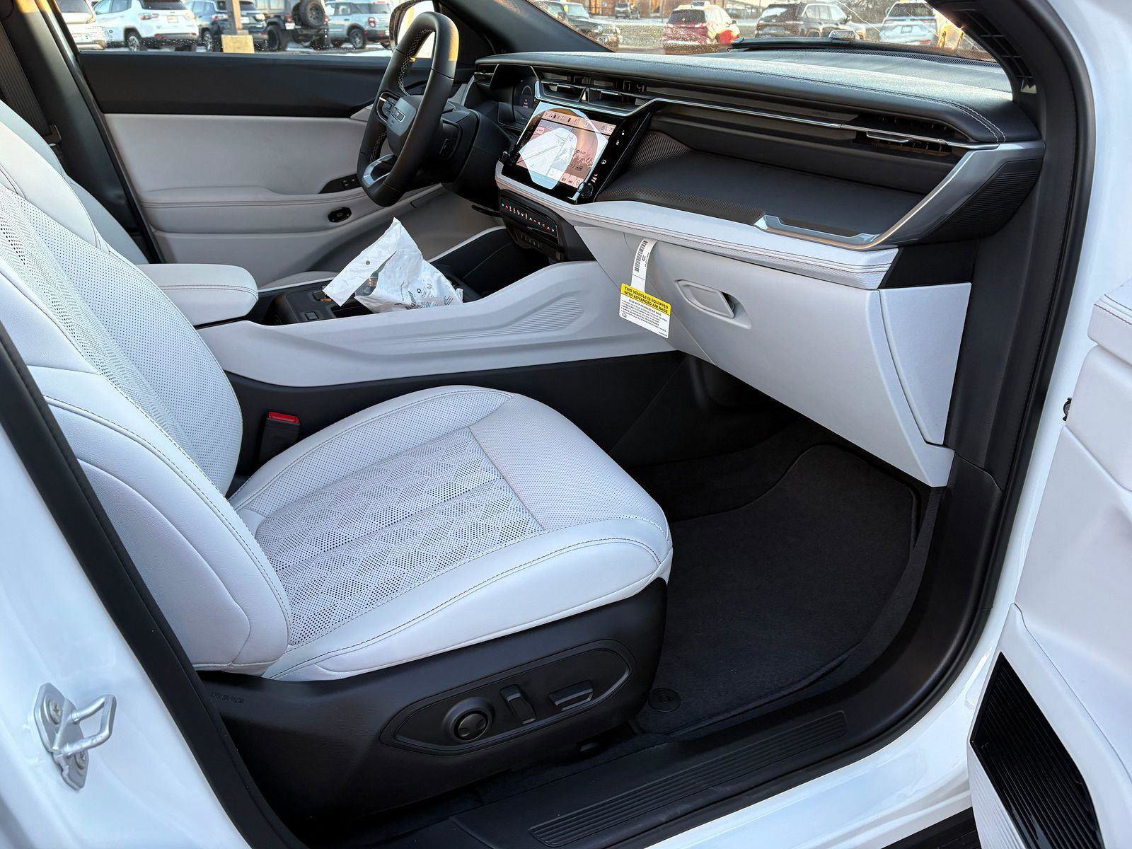 New 2026 Jeep Cherokee Overland w/ Advanced Pro Tech Group image 9