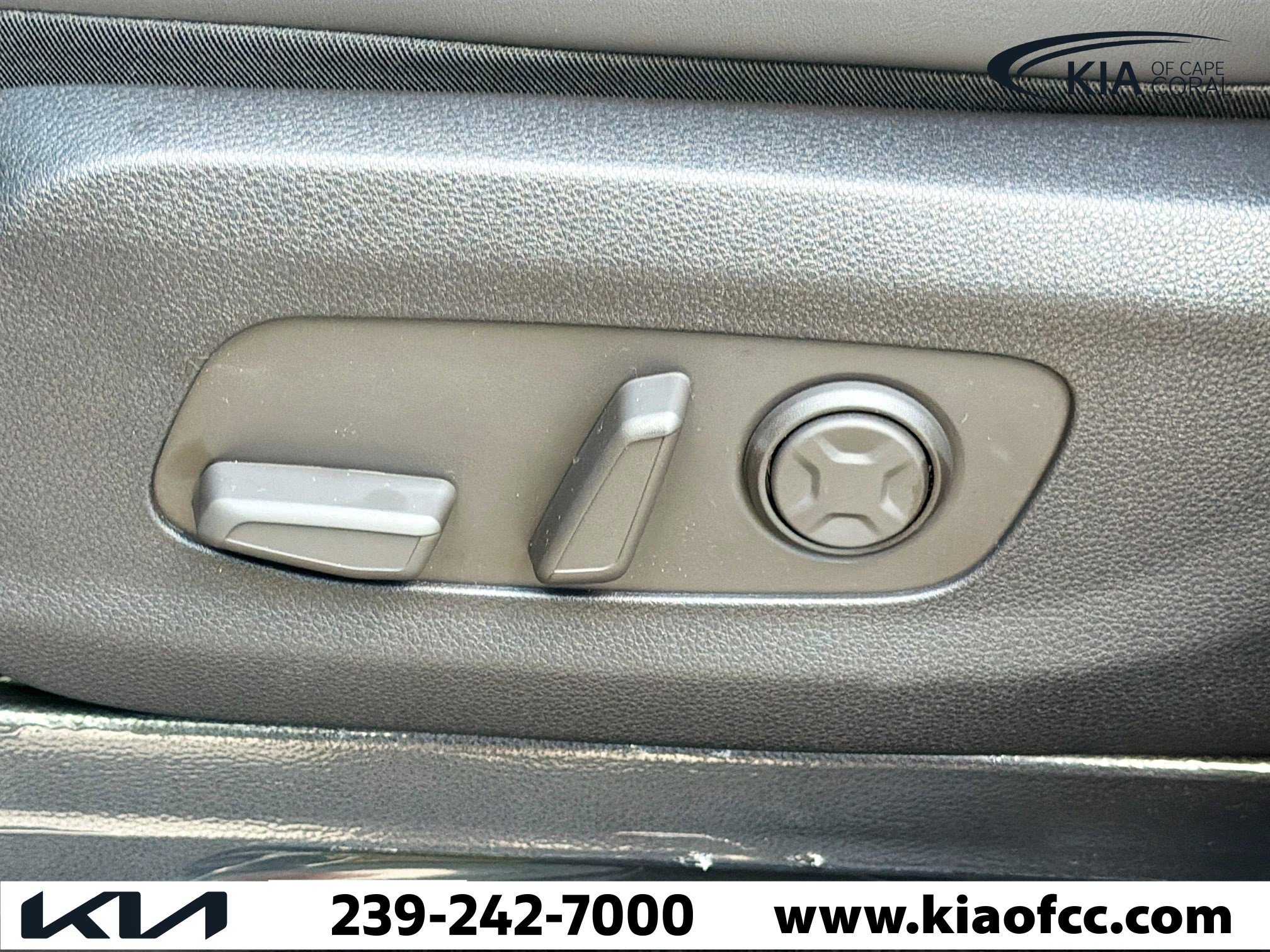 New 2026 Kia Carnival EX image 25