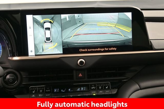 Used 2024 Toyota Crown Limited AWD/4WD image 17