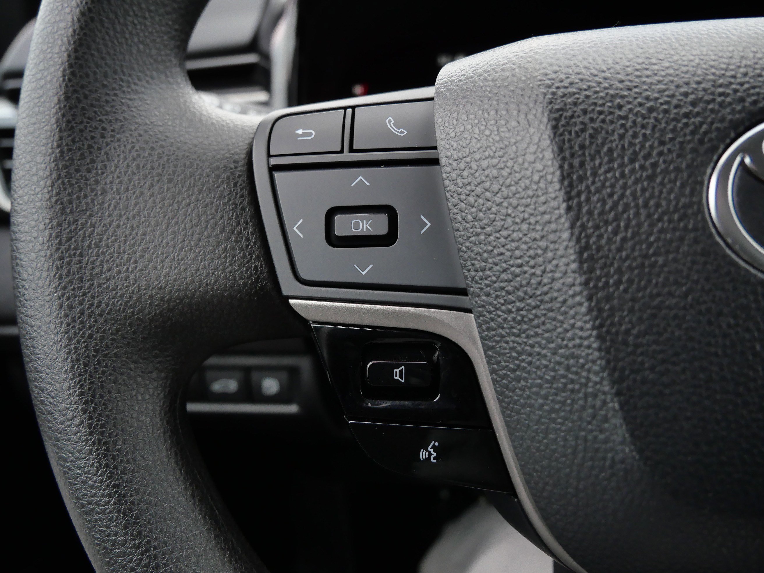 Certified 2025 Toyota Camry LE image 29