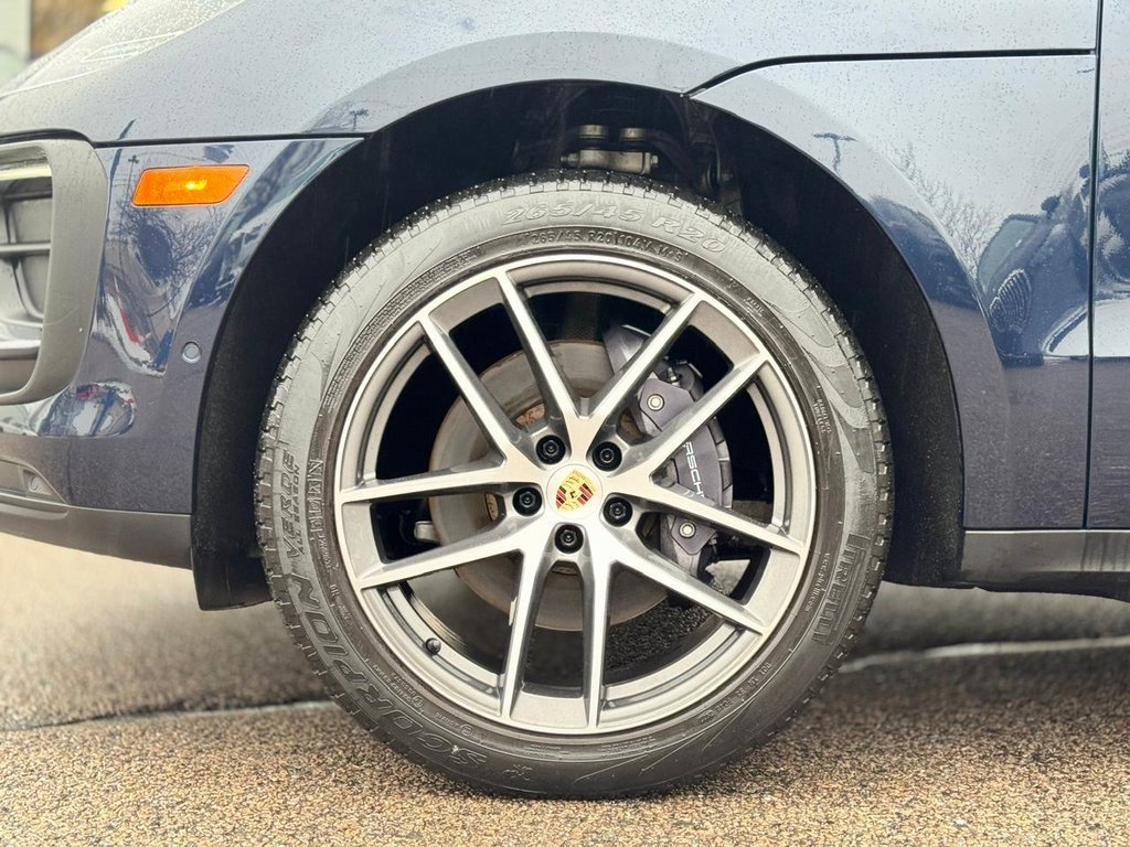 Used 2022 Porsche Macan w/ Premium Package Plus image 11