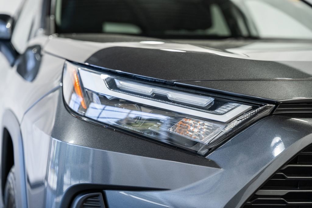 Used 2022 Toyota RAV4 XLE image 10