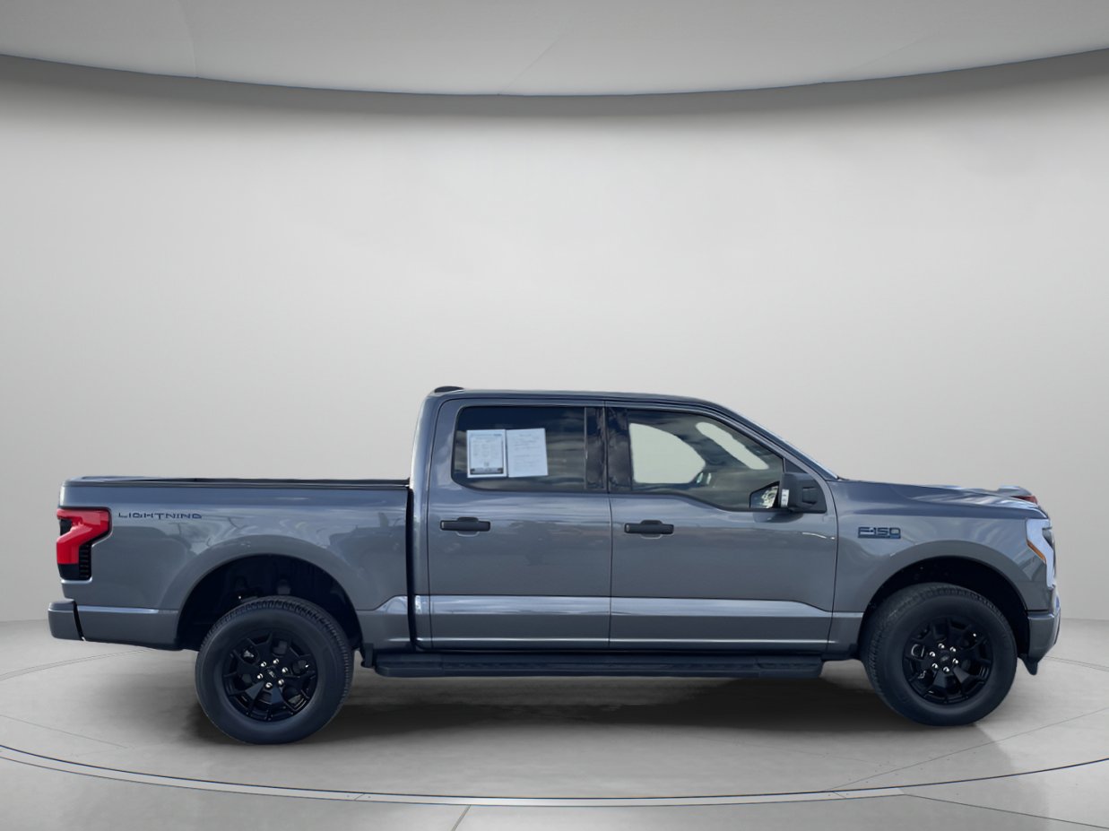 Used 2025 Ford F150 Lightning XLT image 2