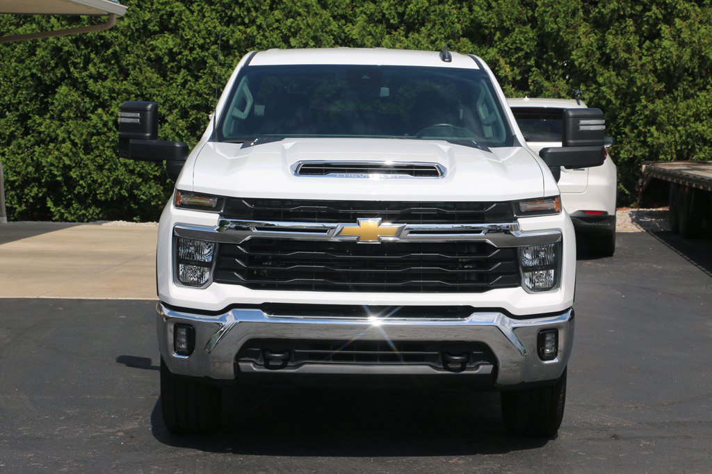 Used 2025 Chevrolet Silverado 2500 LT w/ Convenience Package AWD/4WD image 8