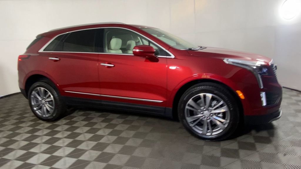 New 2025 Cadillac XT5 Premium Luxury image 2