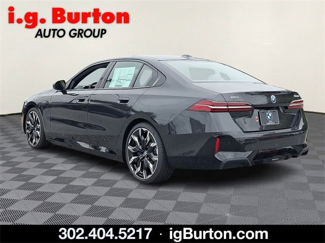 New 2026 BMW 550e xDrive w/ Executive Package image 3