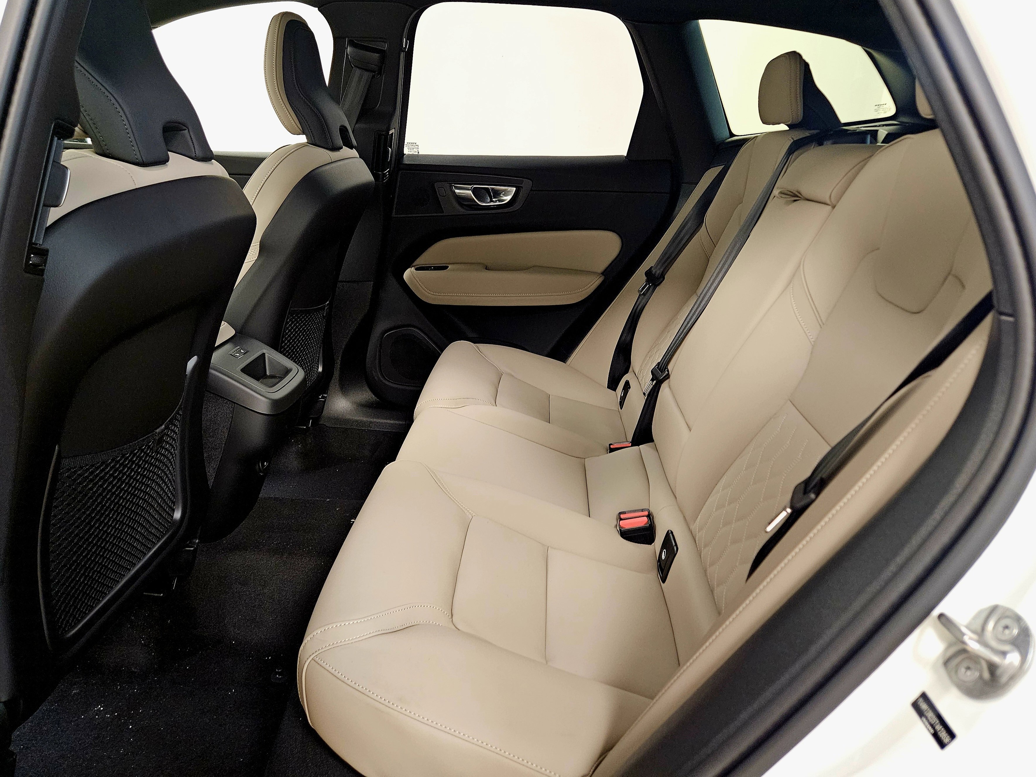 New 2026 Volvo XC60 B5 Plus w/ Climate Package image 12