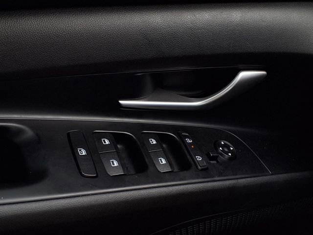 Used 2024 Hyundai Elantra Limited FWD image 17