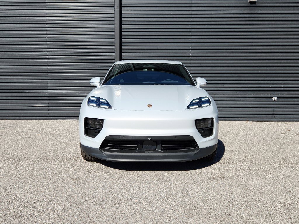 New 2026 Porsche Macan 4S Electric image 10