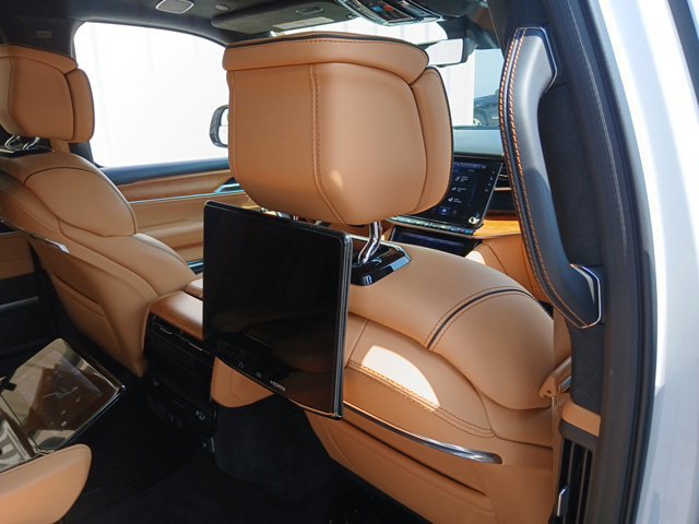 Used 2024 Jeep Grand Wagoneer Series III w/ Rear Seat Video Group 1 AWD/4WD image 36