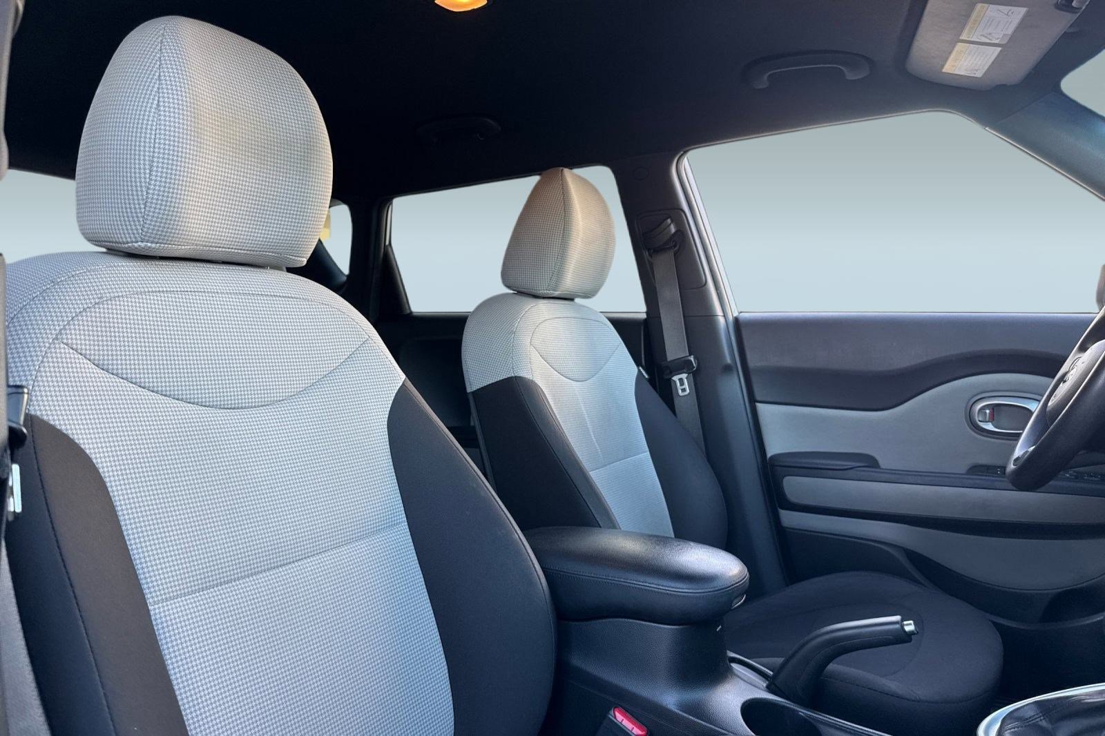 Used 2016 Kia Soul image 31