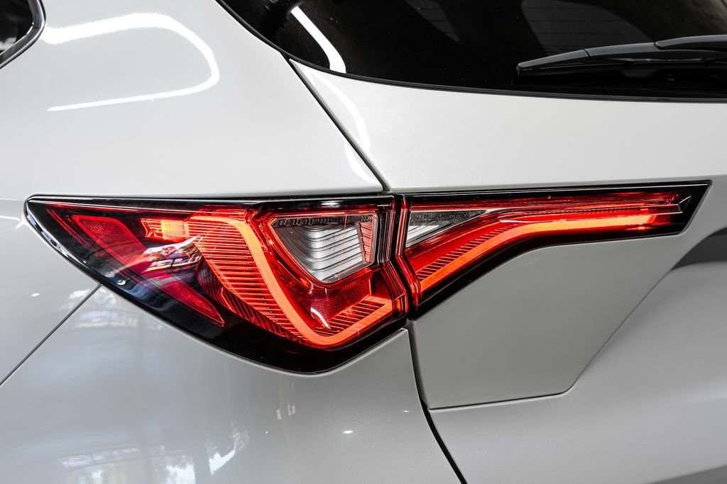 Certified 2023 Acura MDX FWD w/ Technology Package image 12