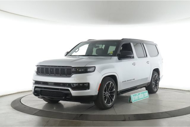Used 2025 Jeep Grand Wagoneer L Series III w/ Rear Seat Video Group 1 AWD/4WD image 10