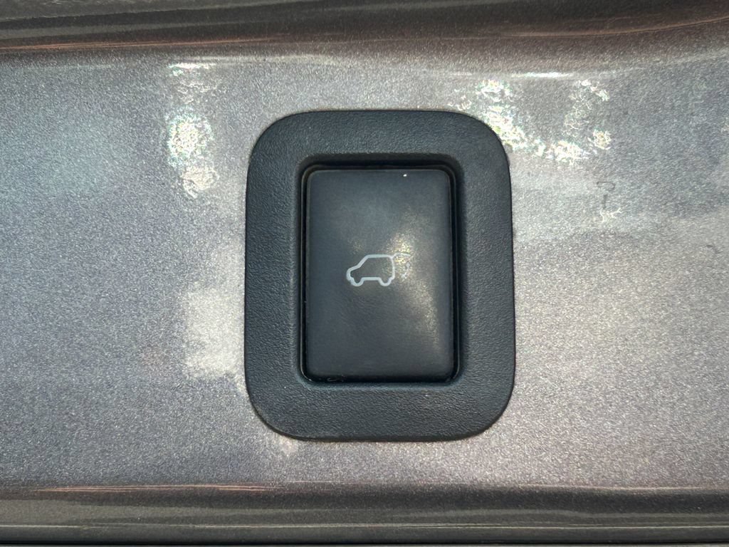 Used 2014 Toyota Highlander XLE AWD/4WD image 34
