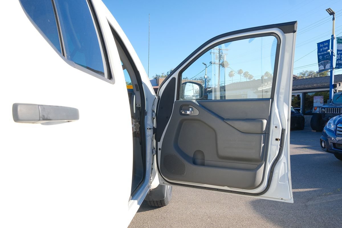 Used 2017 Nissan Frontier SV RWD image 25