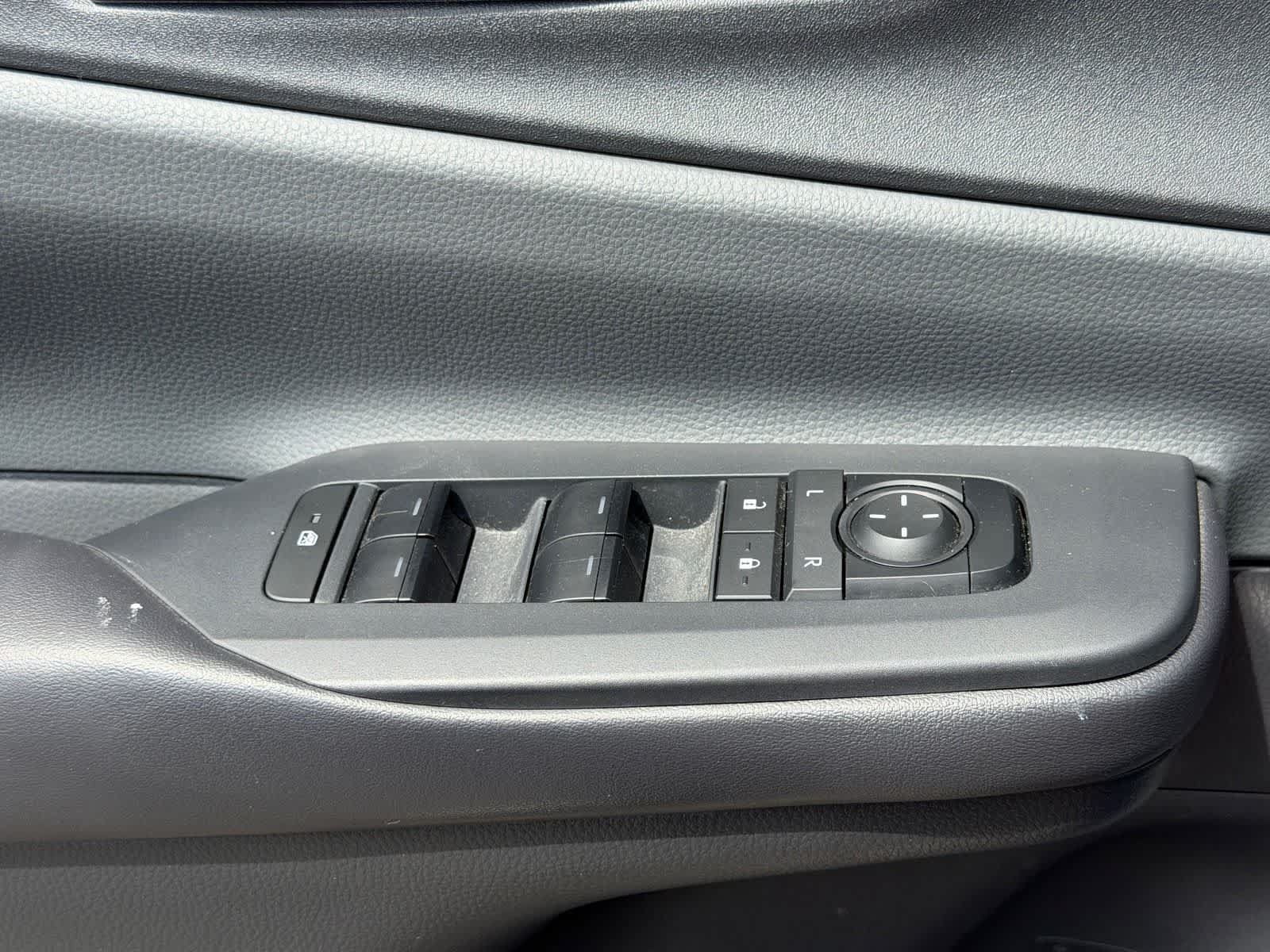 Used 2023 Toyota Prius LE FWD image 13