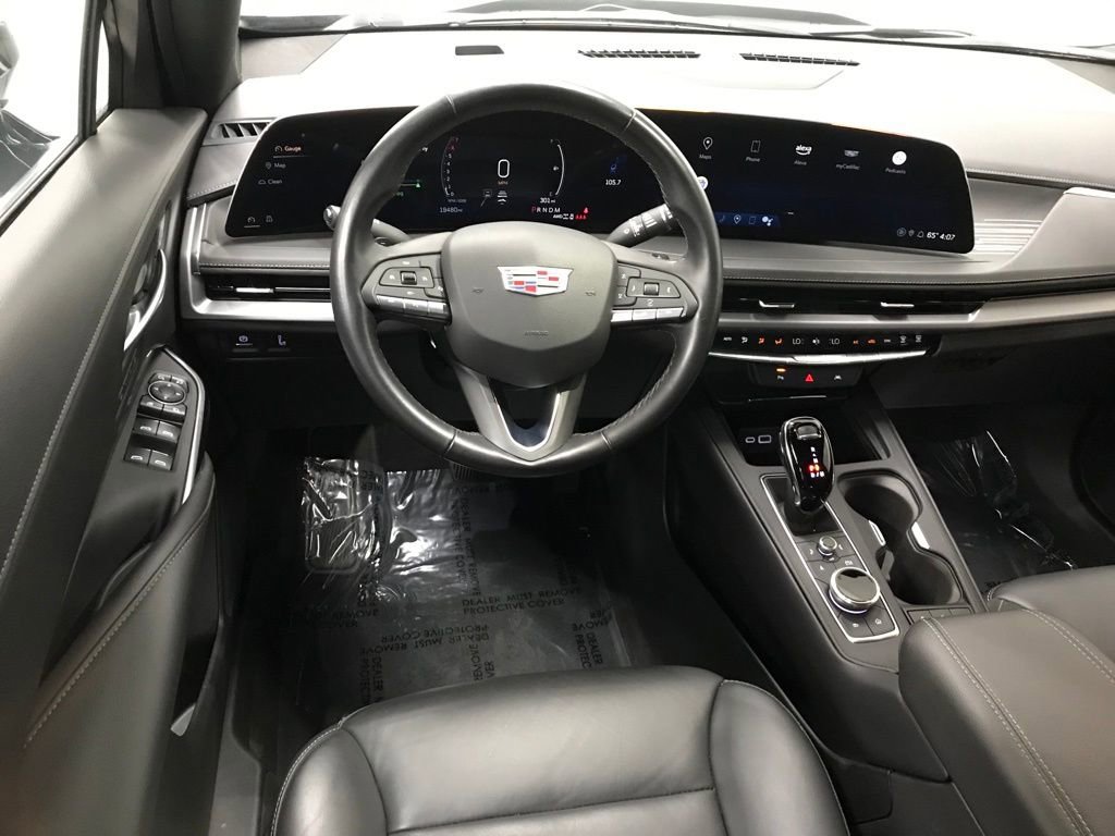 Used 2025 Cadillac XT4 Premium Luxury image 28