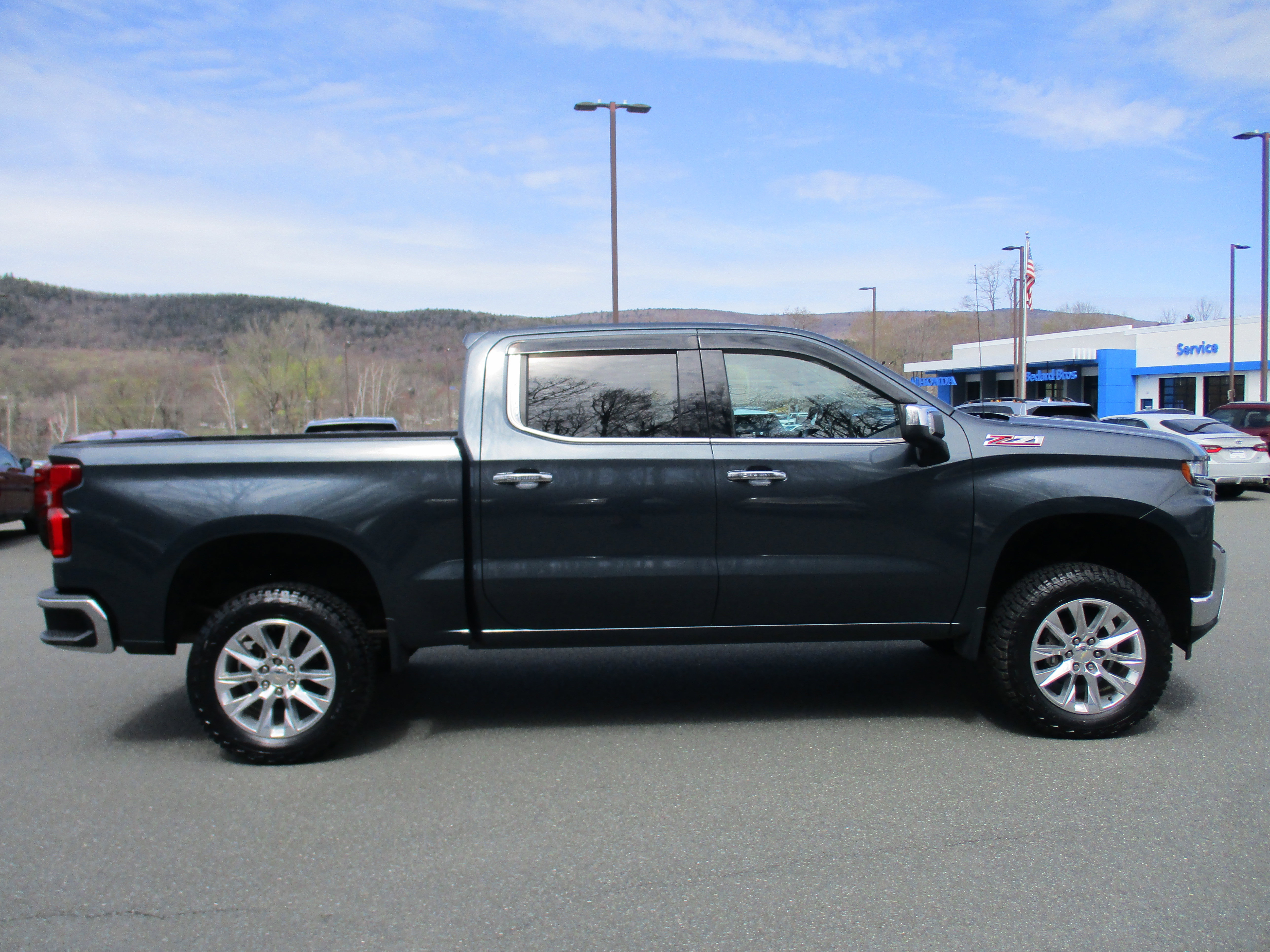 Used 2019 Chevrolet Silverado 1500 LTZ image 4