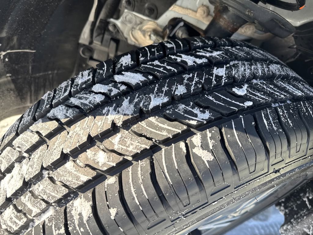 Used 2023 Nissan Rogue SV image 29