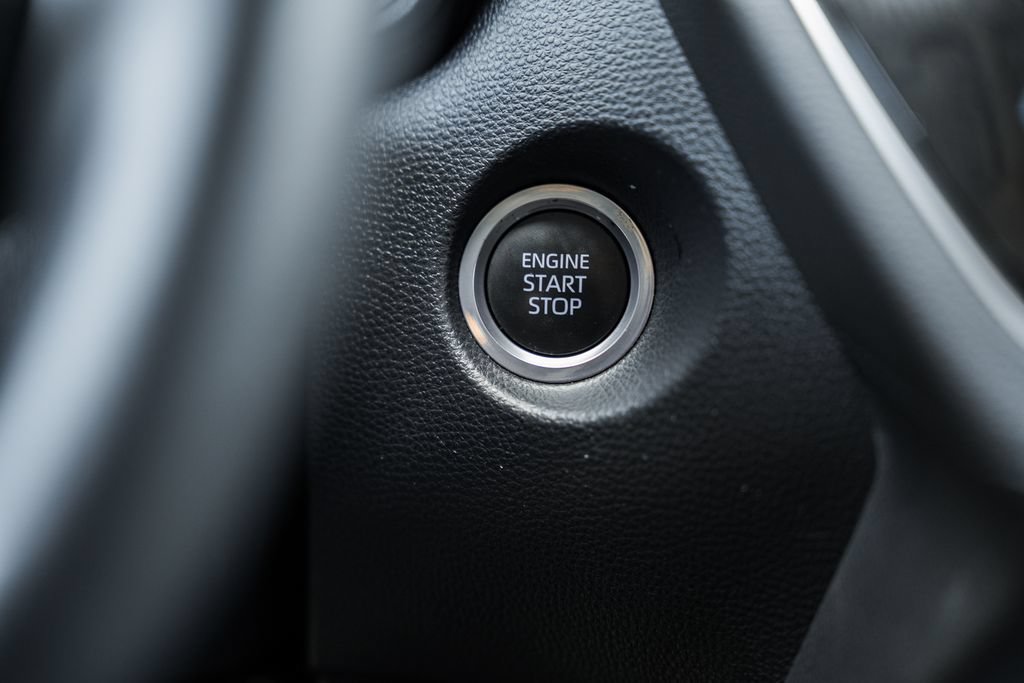 Used 2022 Toyota Corolla Cross LE AWD/4WD image 21