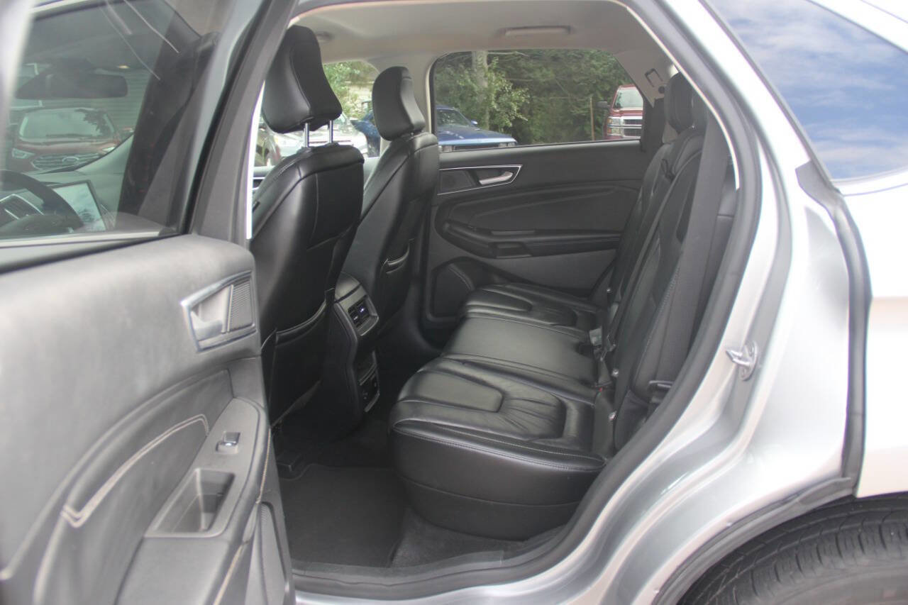 Used 2022 Ford Edge Titanium image 13