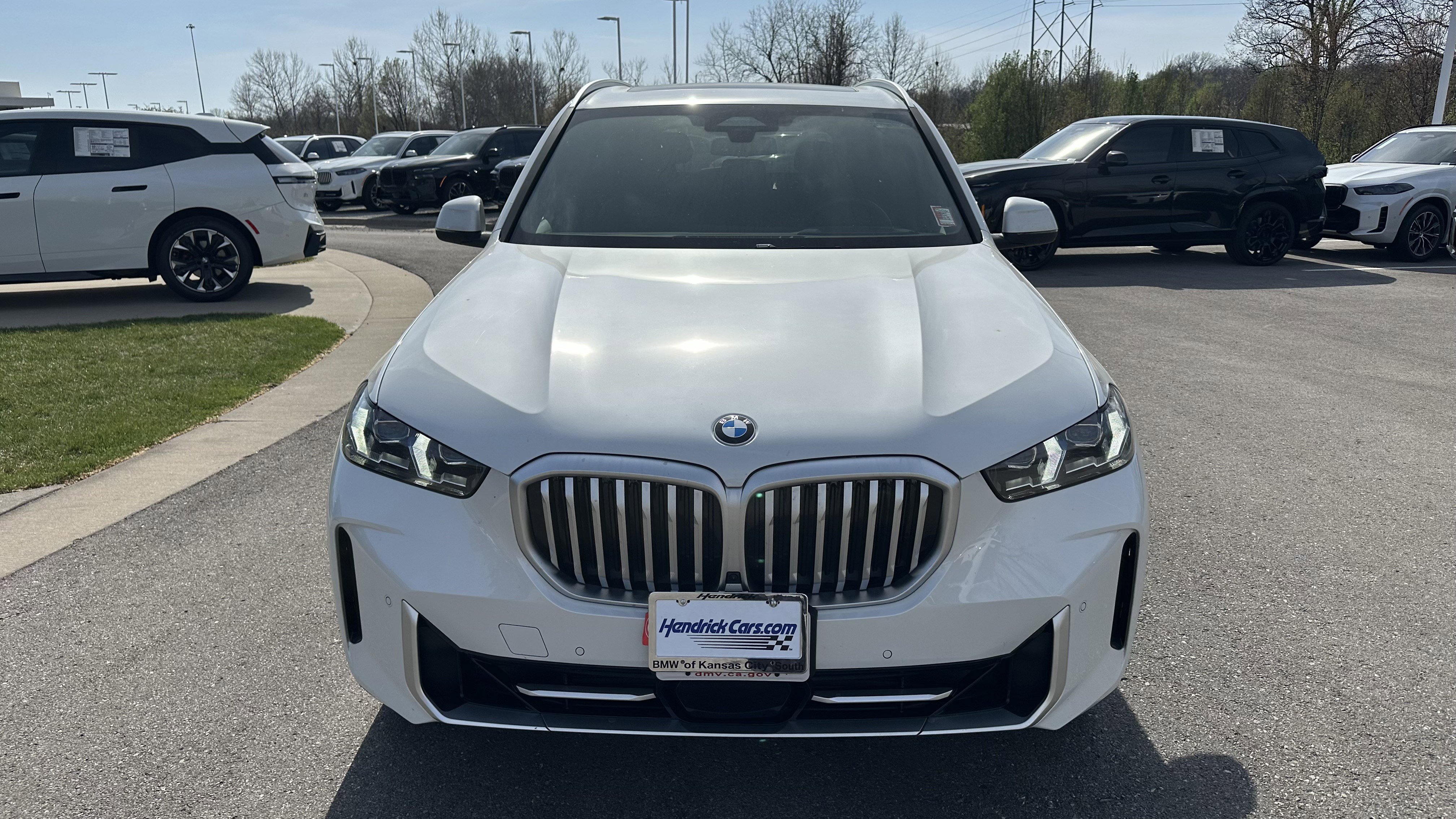 Certified 2025 BMW X5 xDrive40i w/ Climate Comfort Package AWD/4WD image 3