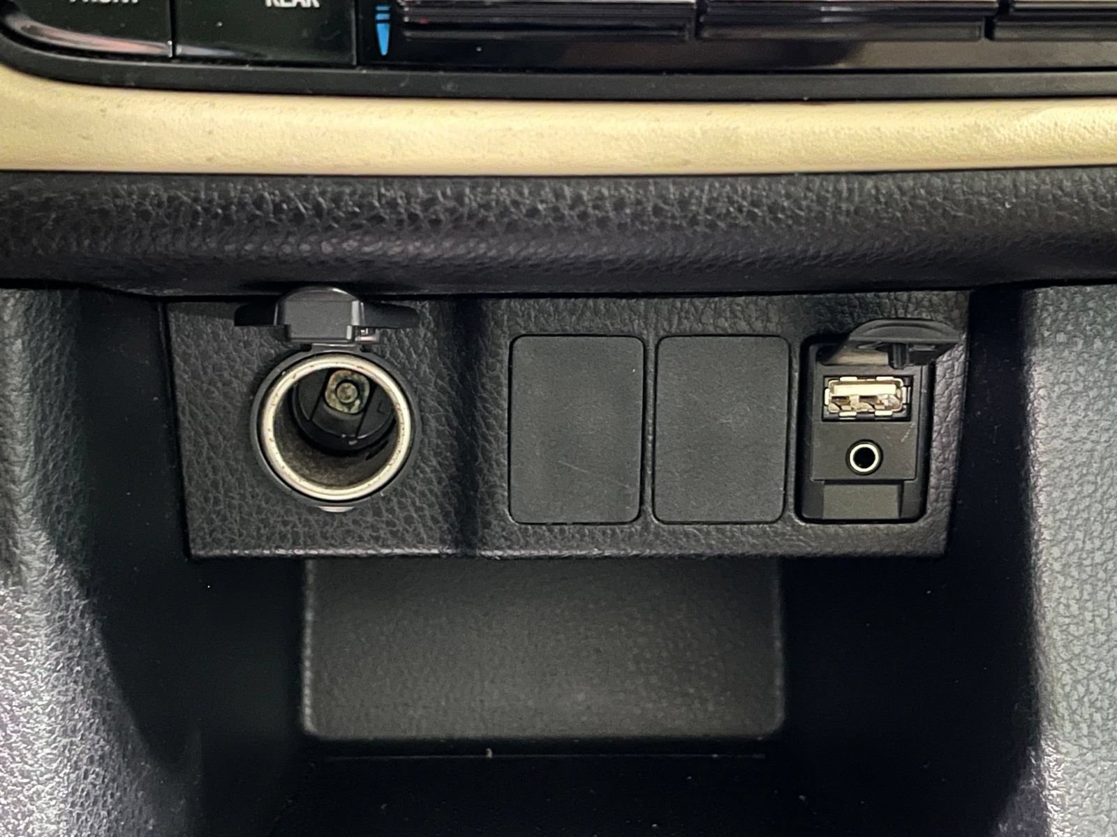 Used 2019 Toyota Corolla LE FWD image 22