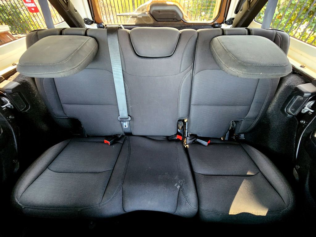 Used 2021 Jeep Wrangler Unlimited Sport image 31