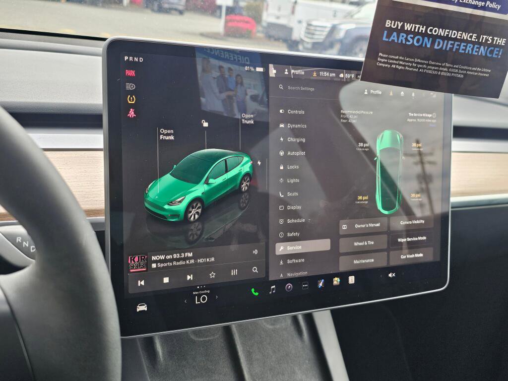 Used 2024 Tesla Model Y Long Range AWD/4WD image 34