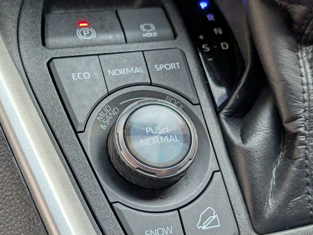 Used 2022 Toyota RAV4 TRD Off-Road image 31