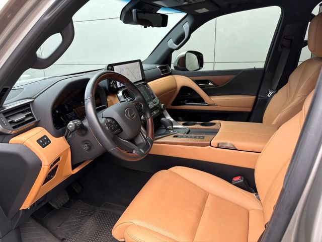 Used 2025 Lexus LX 700h Luxury AWD/4WD image 9