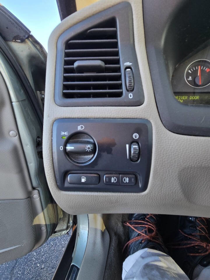 Used 2006 Volvo XC70 Base AWD 4dr Wagon image 22