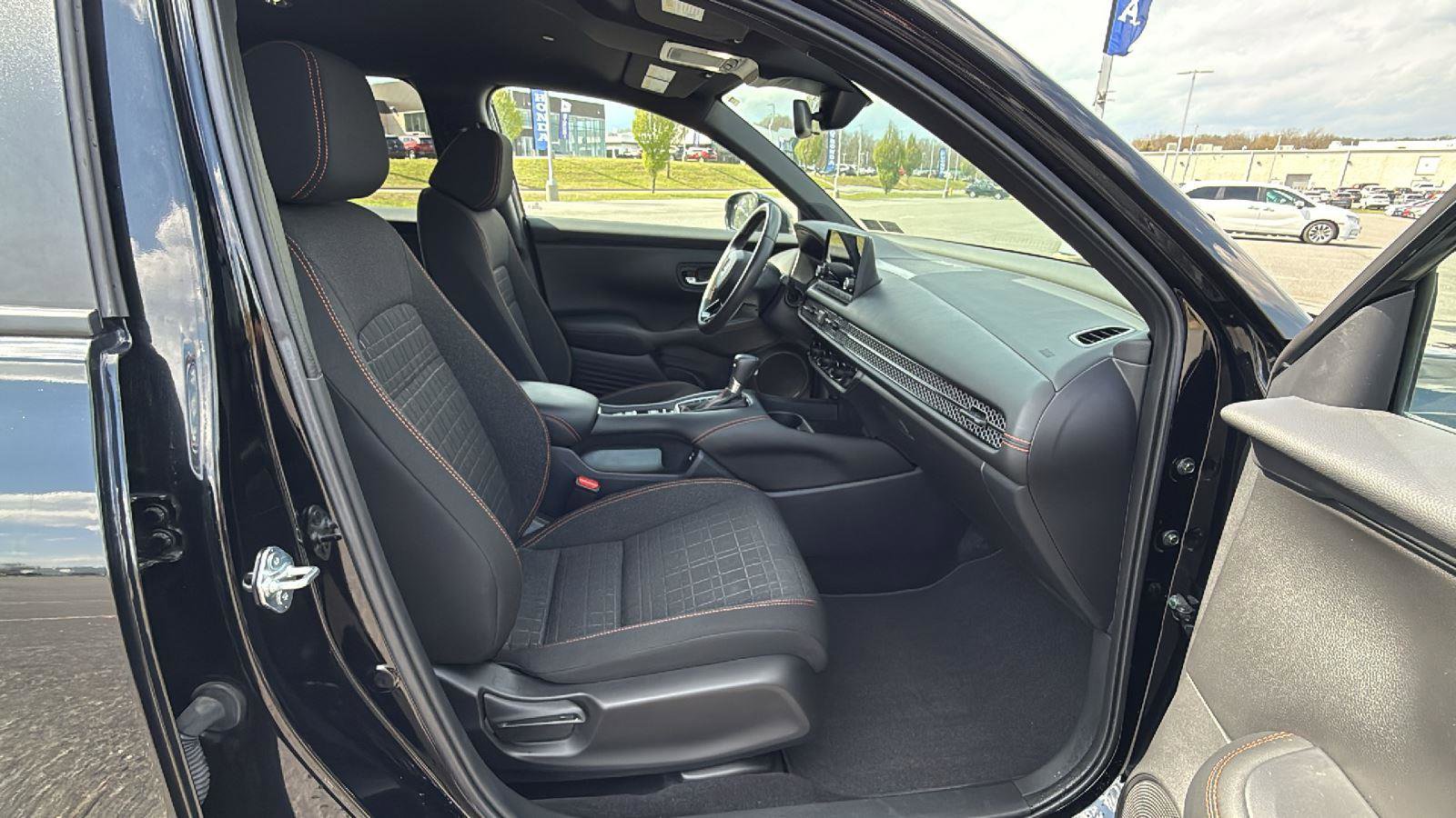 Used 2024 Honda HR-V Sport image 17