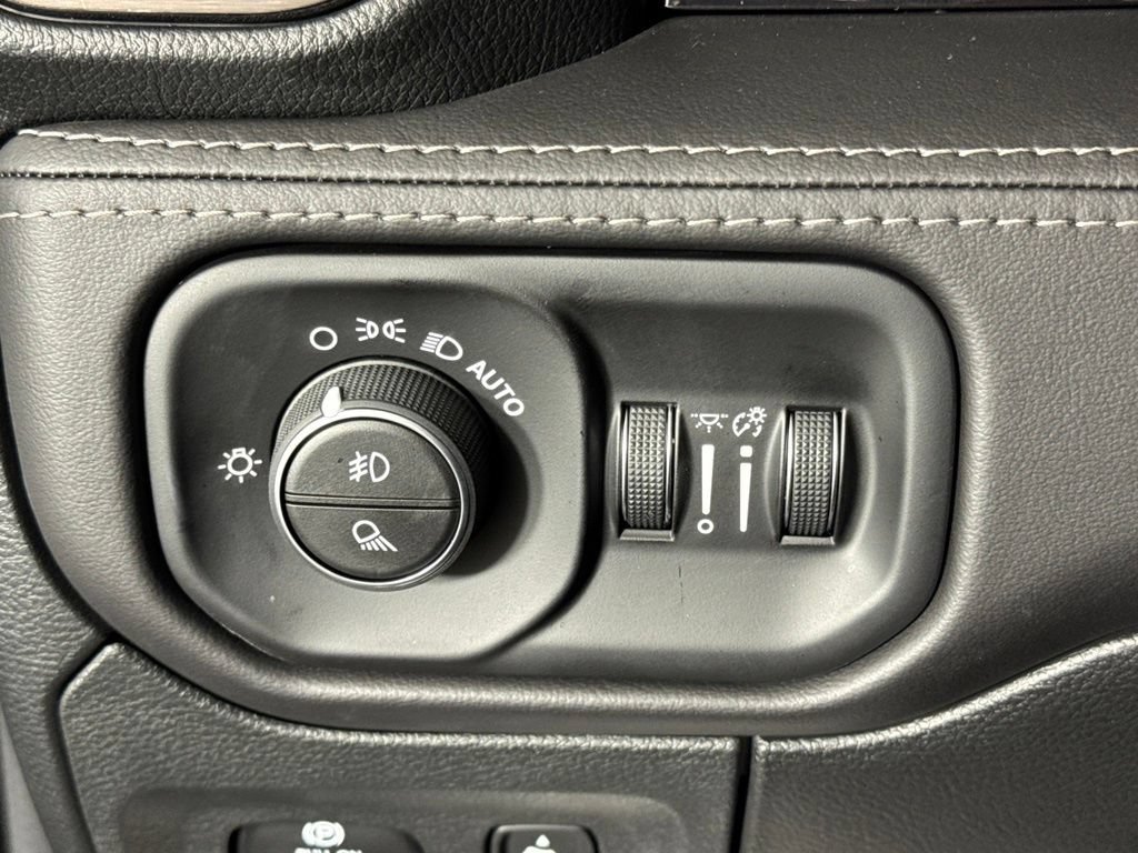 Used 2026 RAM 1500 Limited AWD/4WD image 28