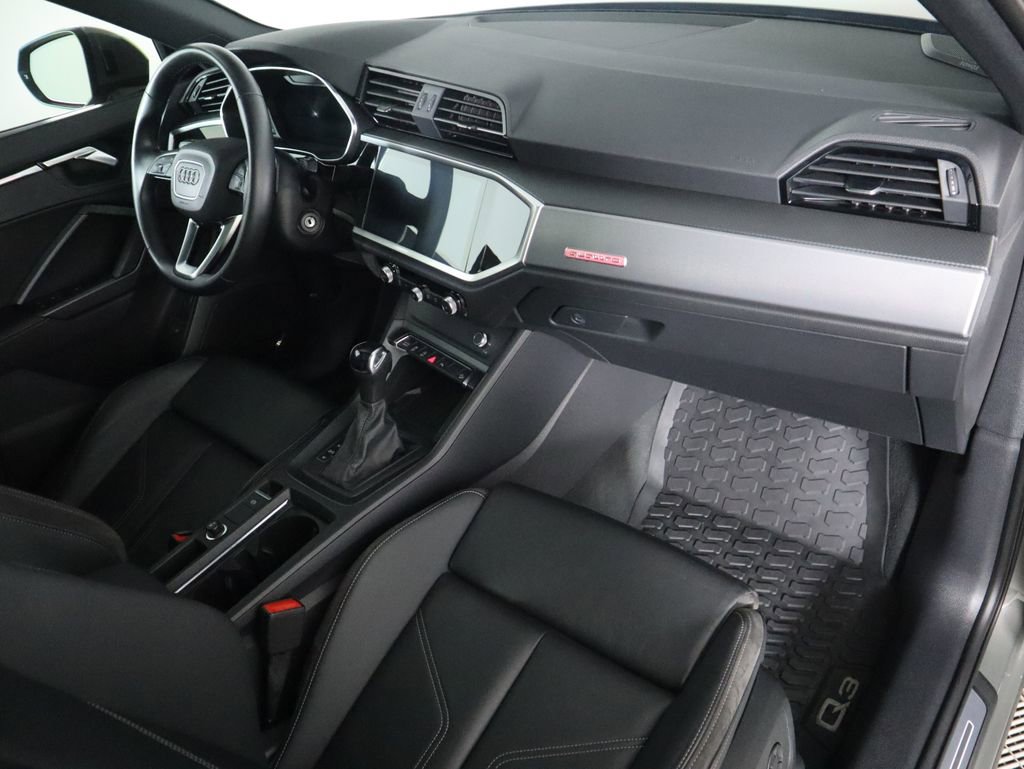 Certified 2022 Audi Q3 2.0T Premium Plus w/ Premium Plus Package image 18