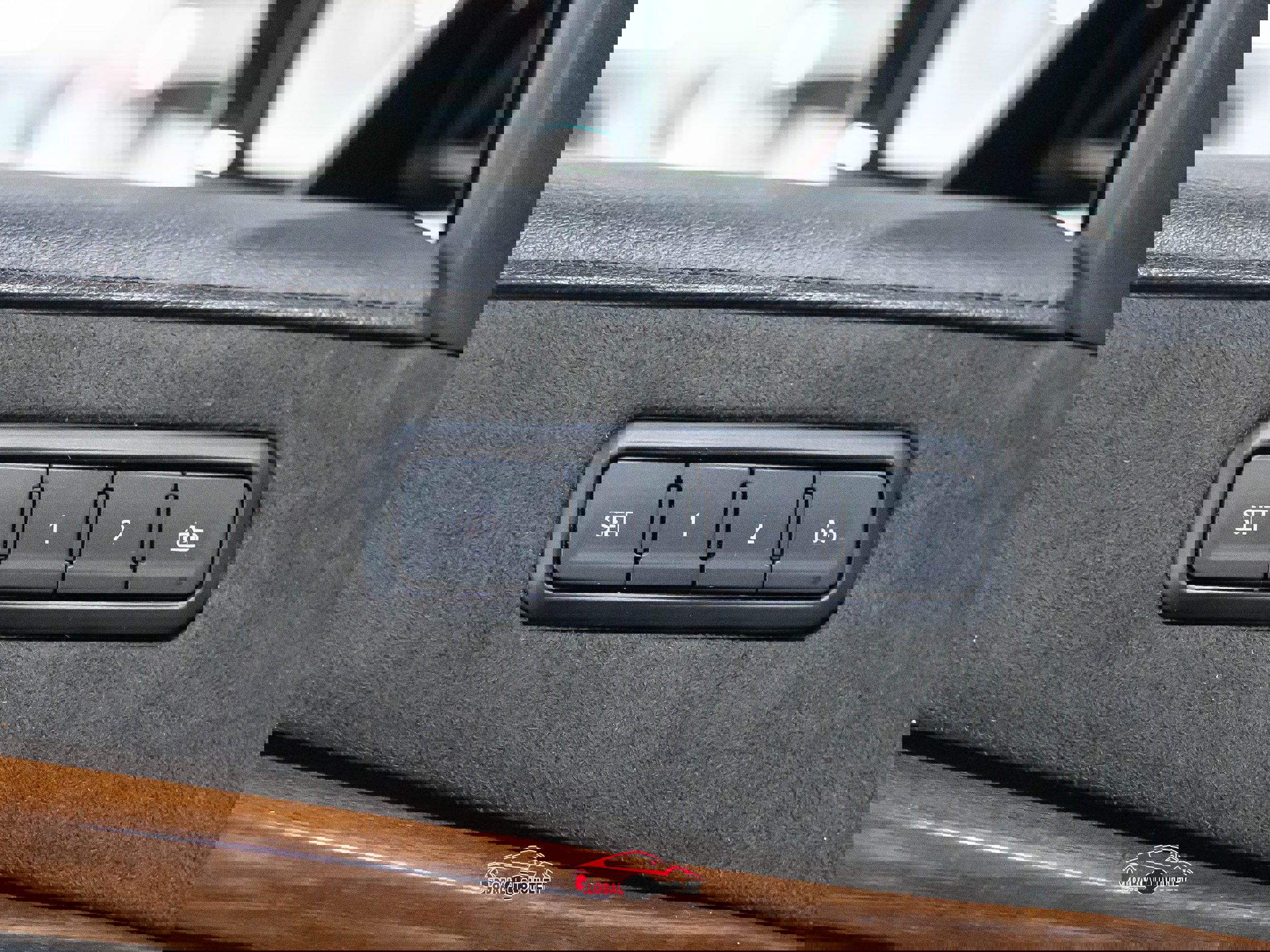 Used 2020 Cadillac Escalade ESV Premium Luxury w/ Escalade Sport Edition image 39