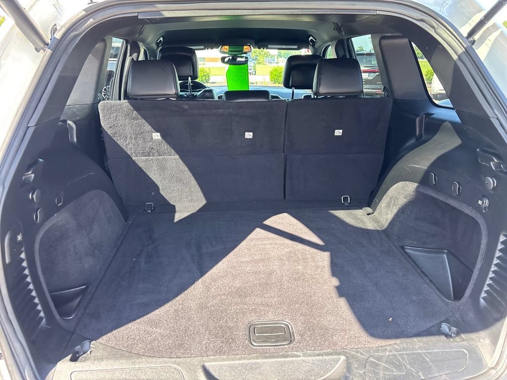 Used 2019 Jeep Grand Cherokee Altitude RWD image 16
