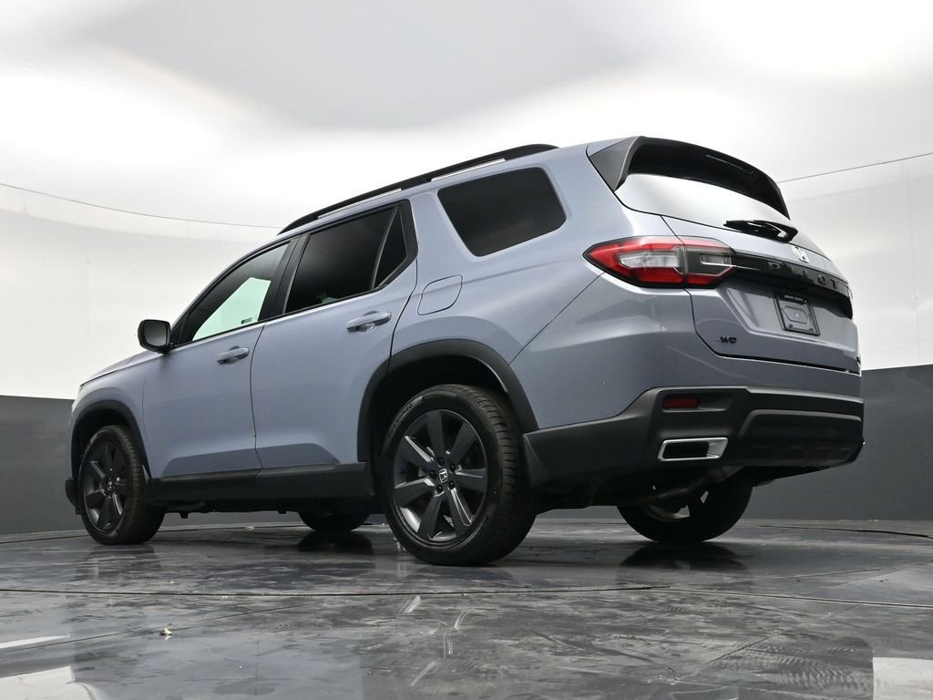 Used 2023 Honda Pilot Sport image 23