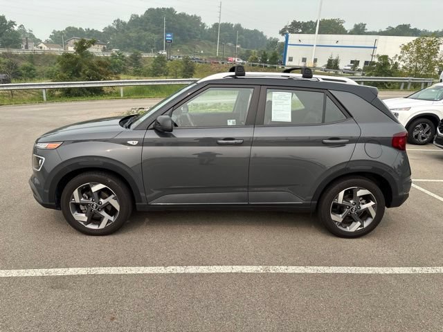 Used 2025 Hyundai Venue Limited FWD video 2