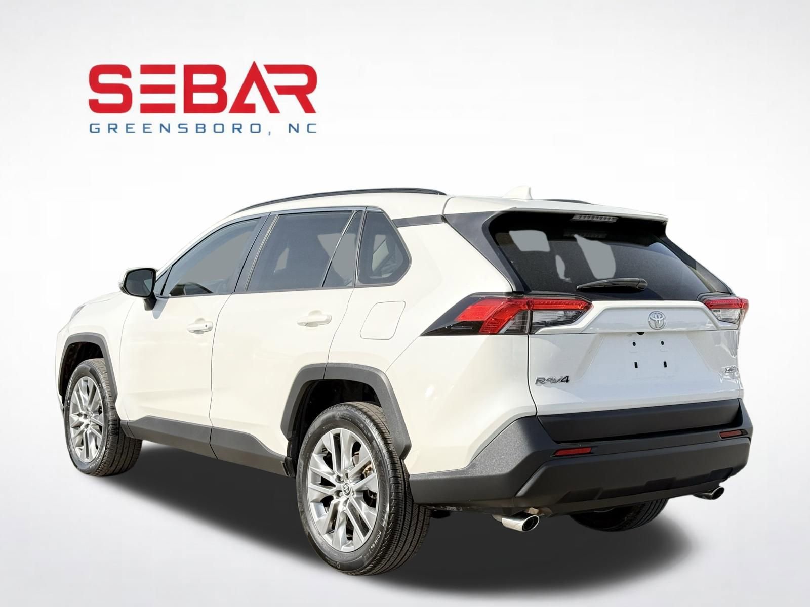 Used 2022 Toyota RAV4 XLE Premium image 12