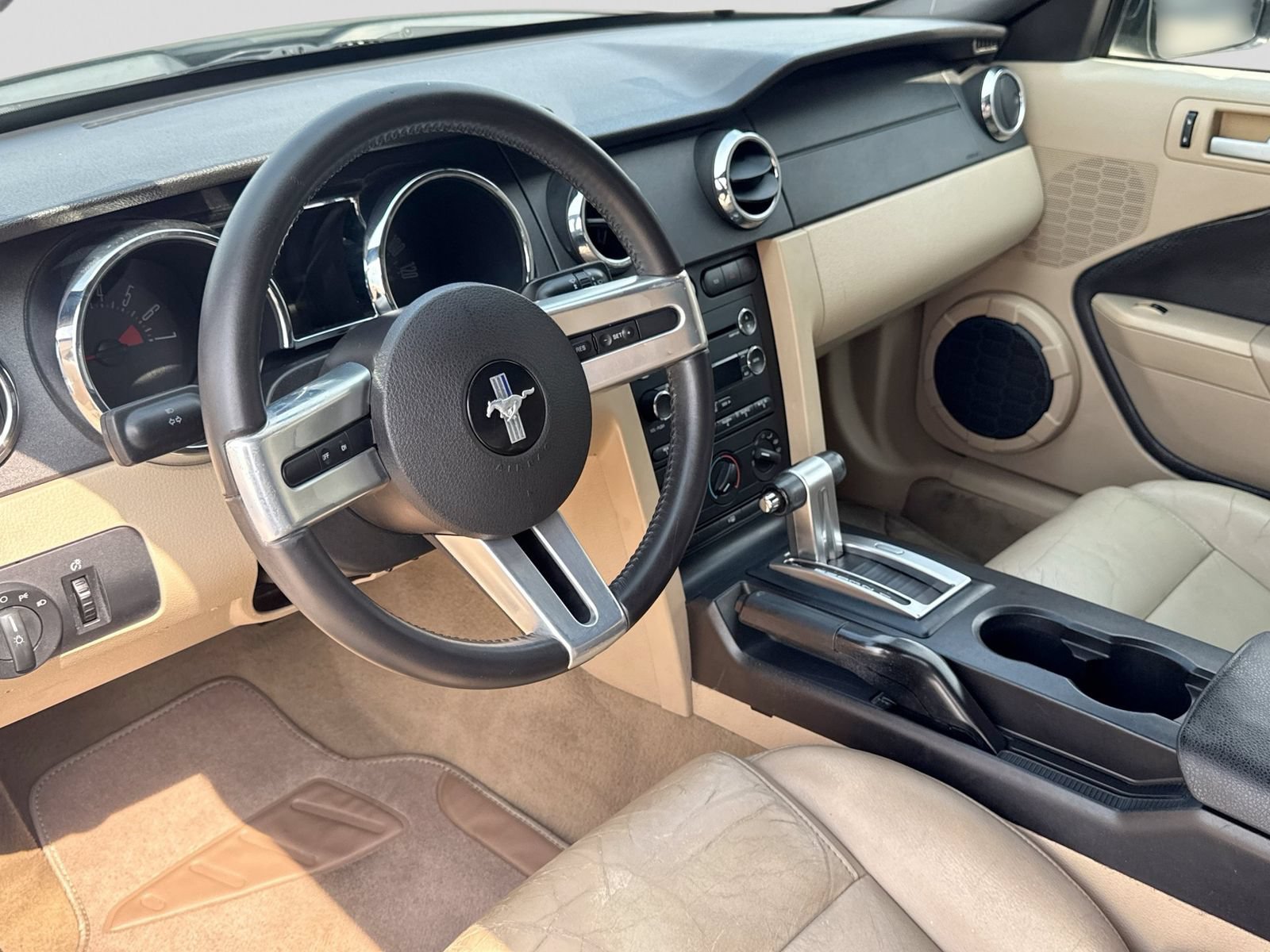 Used 2008 Ford Mustang Premium RWD image 2