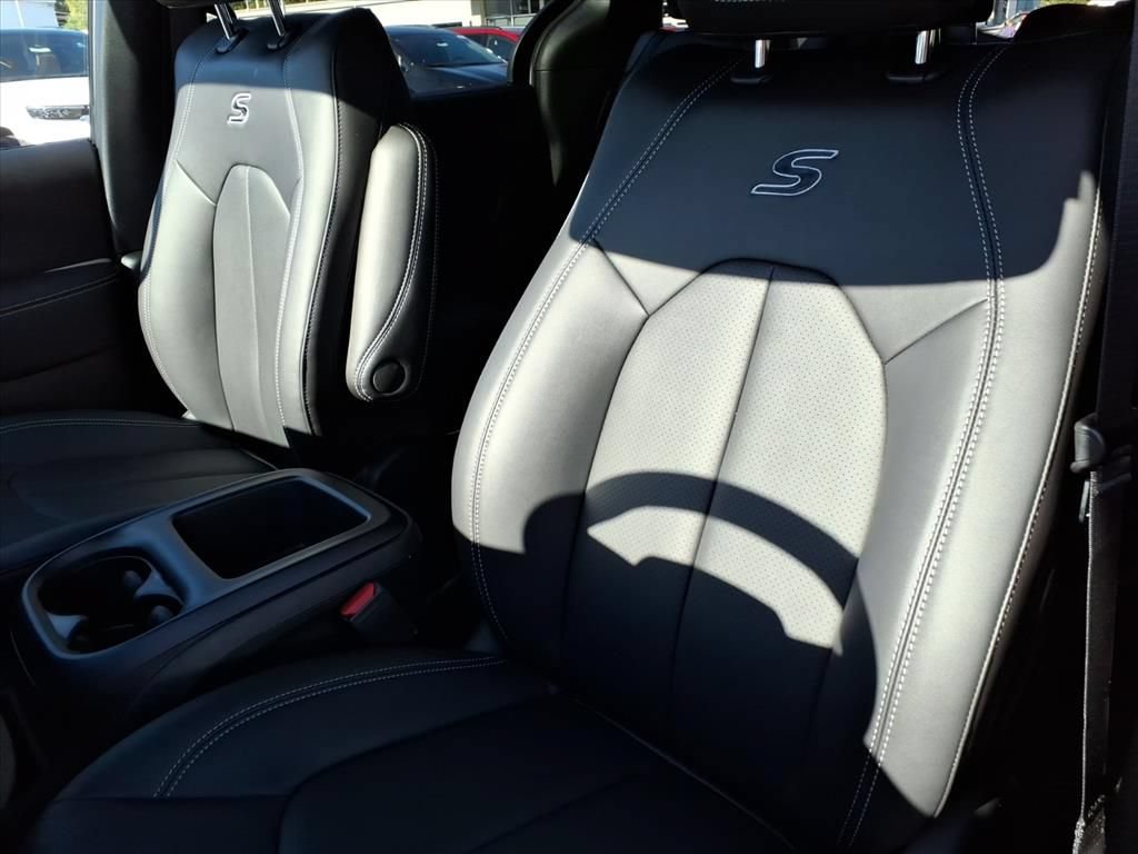 New 2026 Chrysler Pacifica Select w/ S Appearance Package FWD image 35