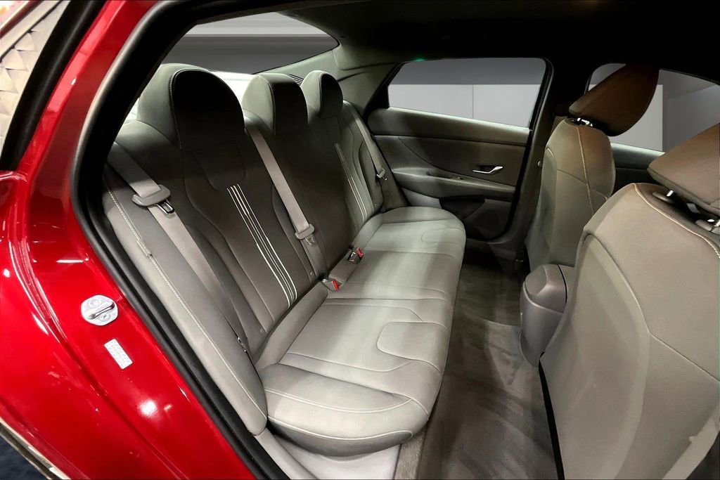 Used 2024 Hyundai Elantra SEL image 24