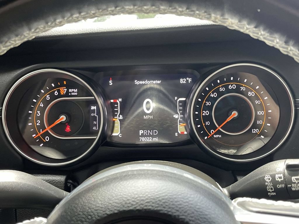 Used 2022 Jeep Wrangler Unlimited Sahara AWD/4WD image 28
