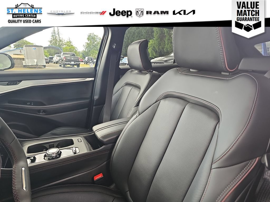 Used 2024 Jeep Wagoneer Limited AWD/4WD image 14