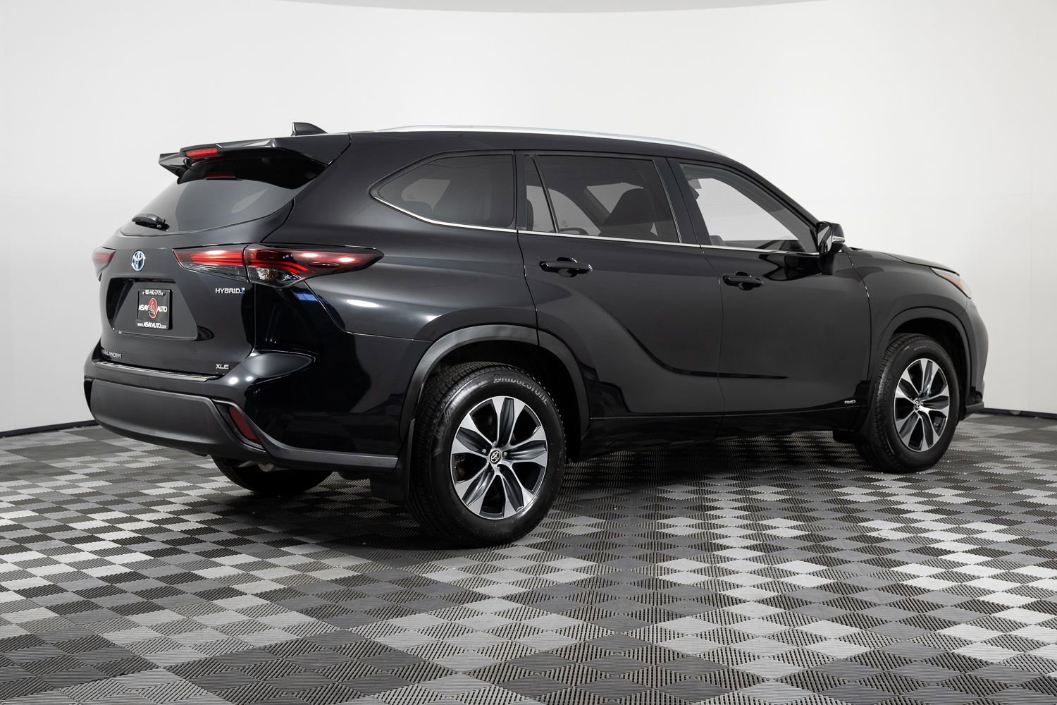 Used 2024 Toyota Highlander XLE image 8